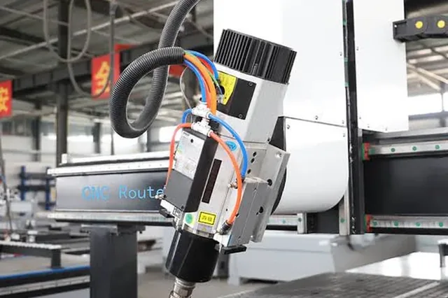 Tête pivotante d'une machine multi-axes